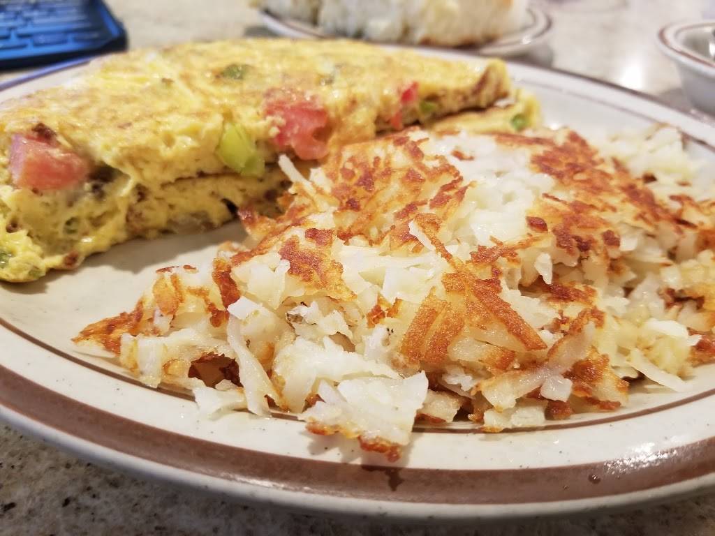 Apple Annies | restaurant | 1165 N Blackstone St, Tulare, CA 93274, USA | 5596863411 OR +1 559-686-3411