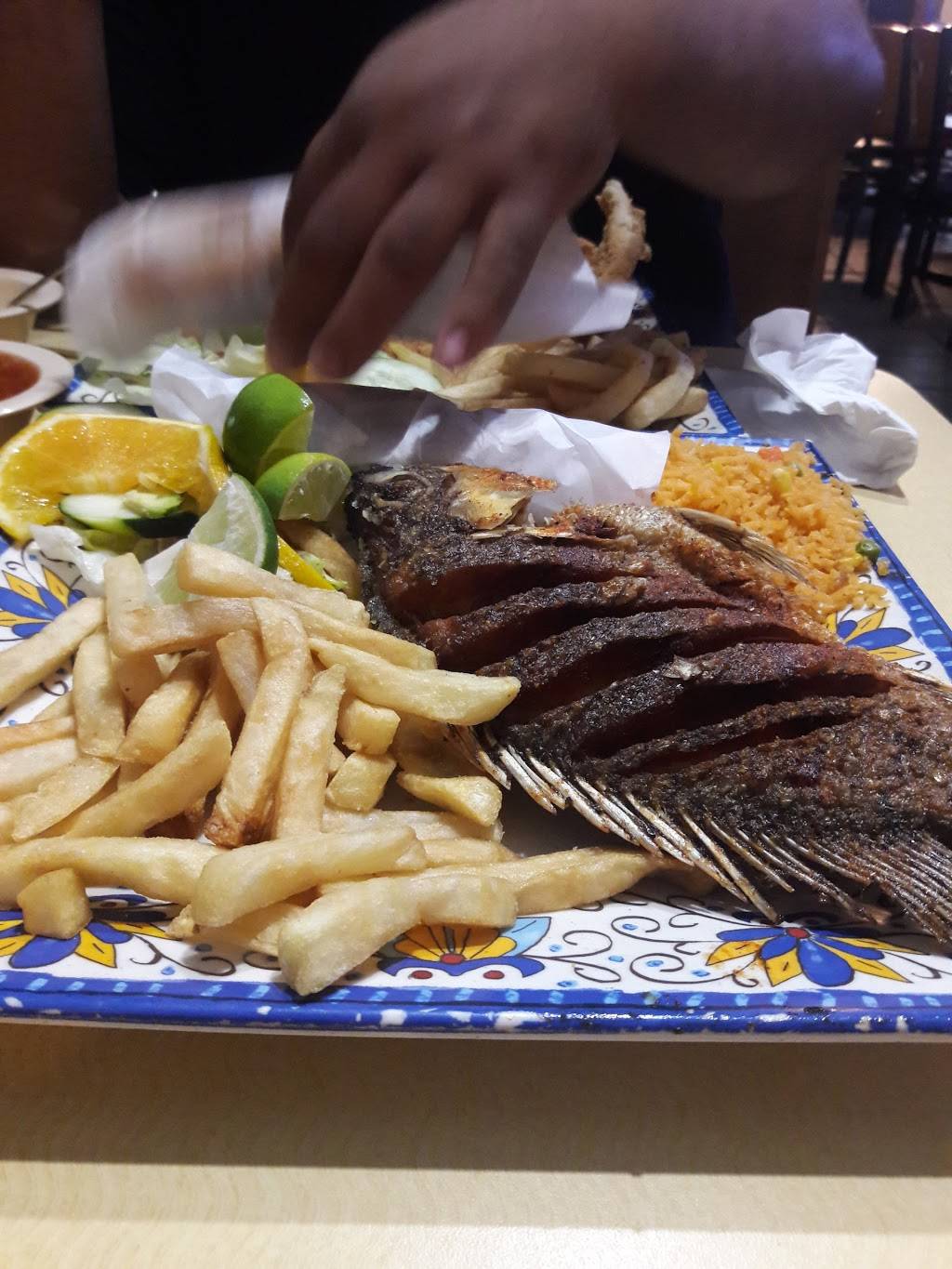 Mariscos La Marea Seafood & Bar | restaurant | 8132, 704 S Walton Walker Blvd, Dallas, TX 75211, USA | 2144678300 OR +1 214-467-8300