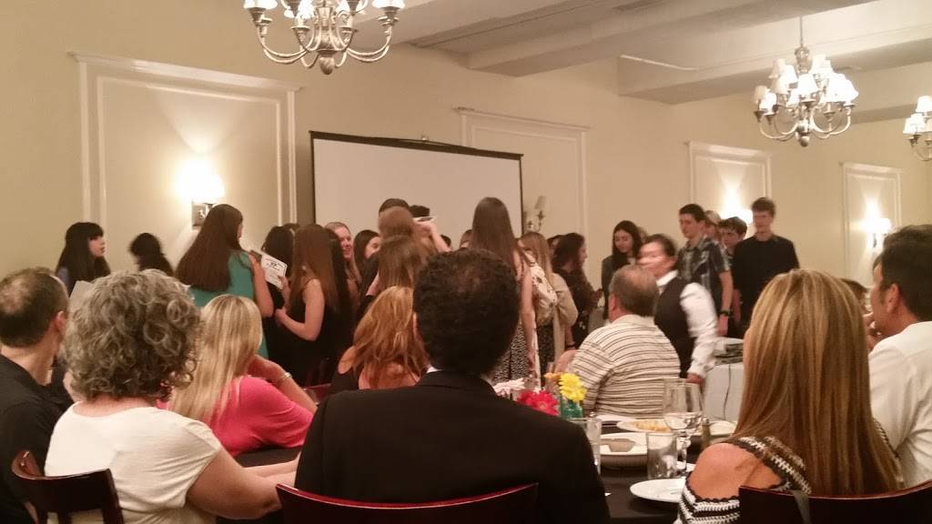 Bella Via Restaurant & Banquet | restaurant | 1899 2nd St, Highland Park, IL 60035, USA | 8476818300 OR +1 847-681-8300