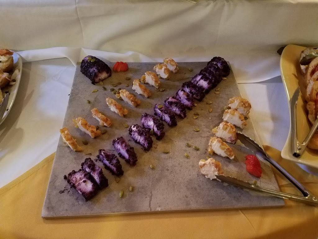 Anthonys of Guilford | restaurant | 2392 Boston Post Rd, Guilford, CT 06437, USA | 2035334259 OR +1 203-533-4259