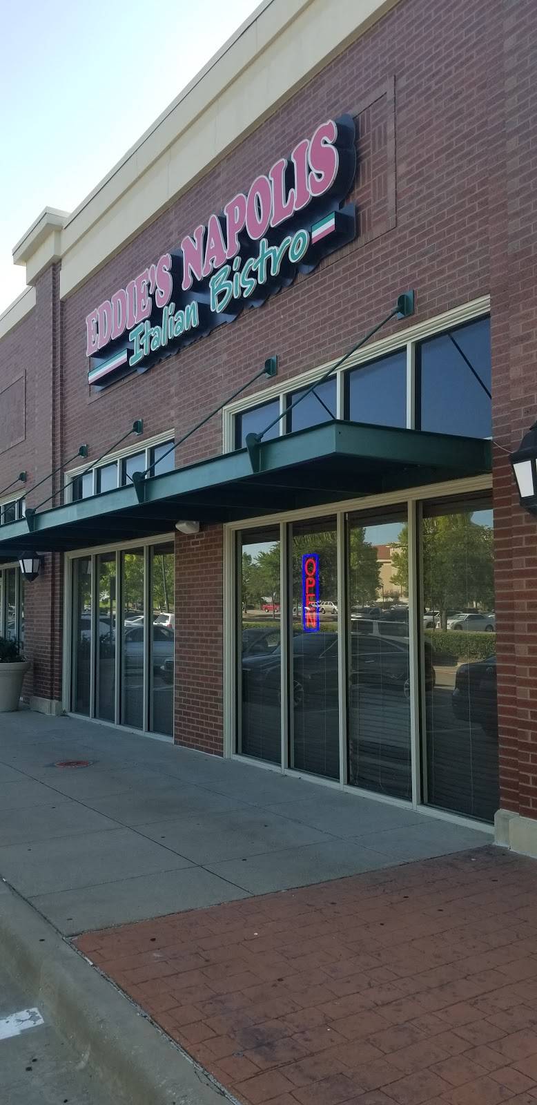 Eddies Napolis Italian Bistro | restaurant | 4280 Lavon Dr #250, Garland, TX 75040, USA | 9725302004 OR +1 972-530-2004