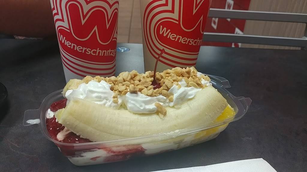 Wienerschnitzel | restaurant | 5765 E Broadway Blvd, Tucson, AZ 85711, USA | 5205145213 OR +1 520-514-5213