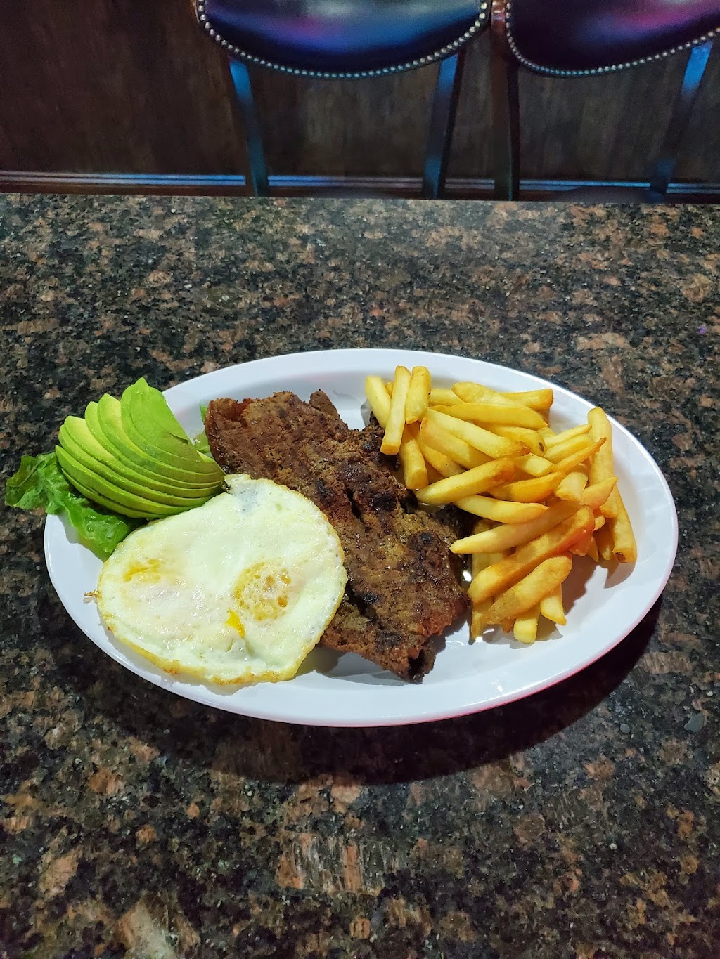 Cinco Estrellas Bar and Restaurant | restaurant | 215-52 Jamaica Ave, Queens, NY 11428, USA | 7187495421 OR +1 718-749-5421