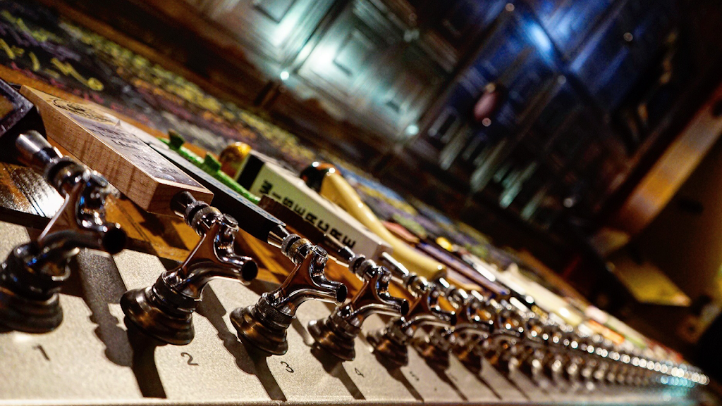 The Casual Pint | restaurant | 395 S Highland St, Memphis, TN 38111, USA | 9017792967 OR +1 901-779-2967