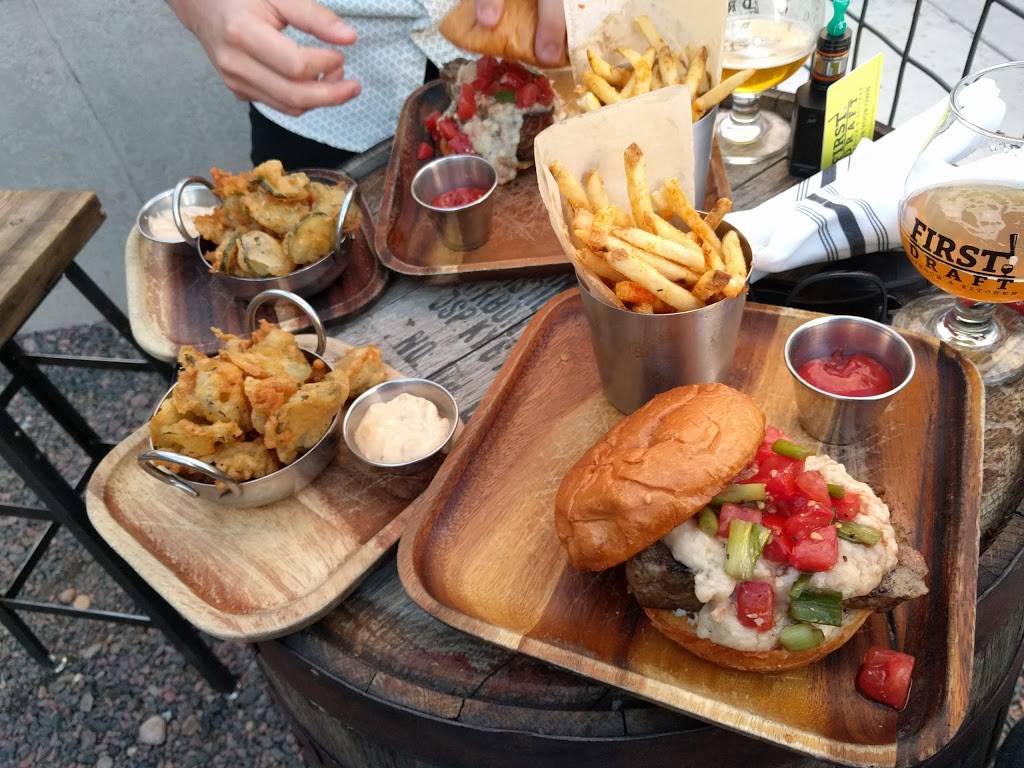 First Draft Taproom & Kitchen | restaurant | 1309 26th St, Denver, CO 80205, USA | 3037368400 OR +1 303-736-8400