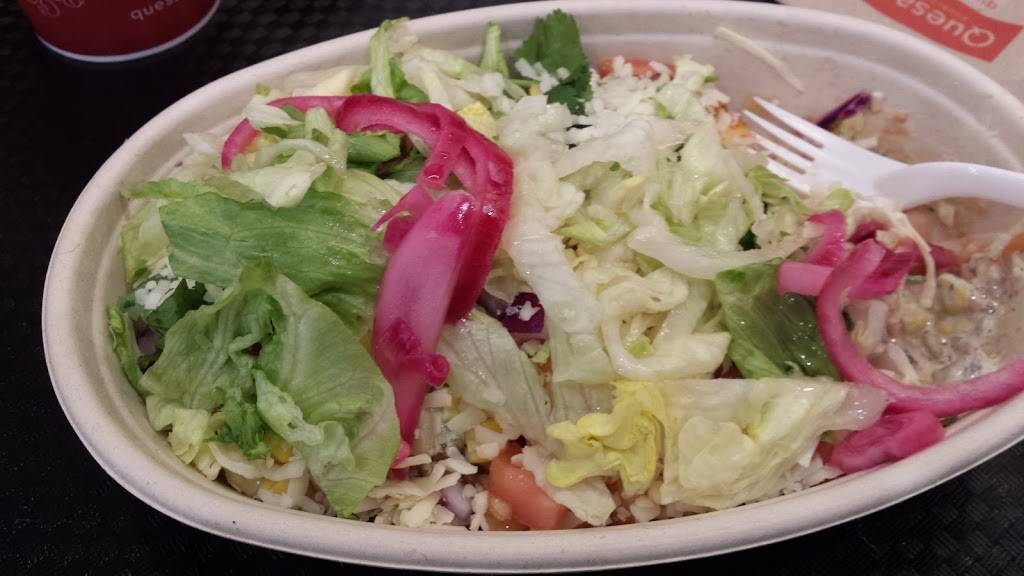 Quesada Burritos & Tacos | restaurant | 1129 Boulevard Saint-Martin O, Laval, QC H7S 1M8, Canada | 4509758226 OR +1 450-975-8226