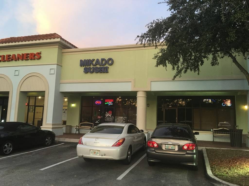 Mikado Sushi | restaurant | 6417 Raleigh St, Orlando, FL 32835, USA | 4078221080 OR +1 407-822-1080