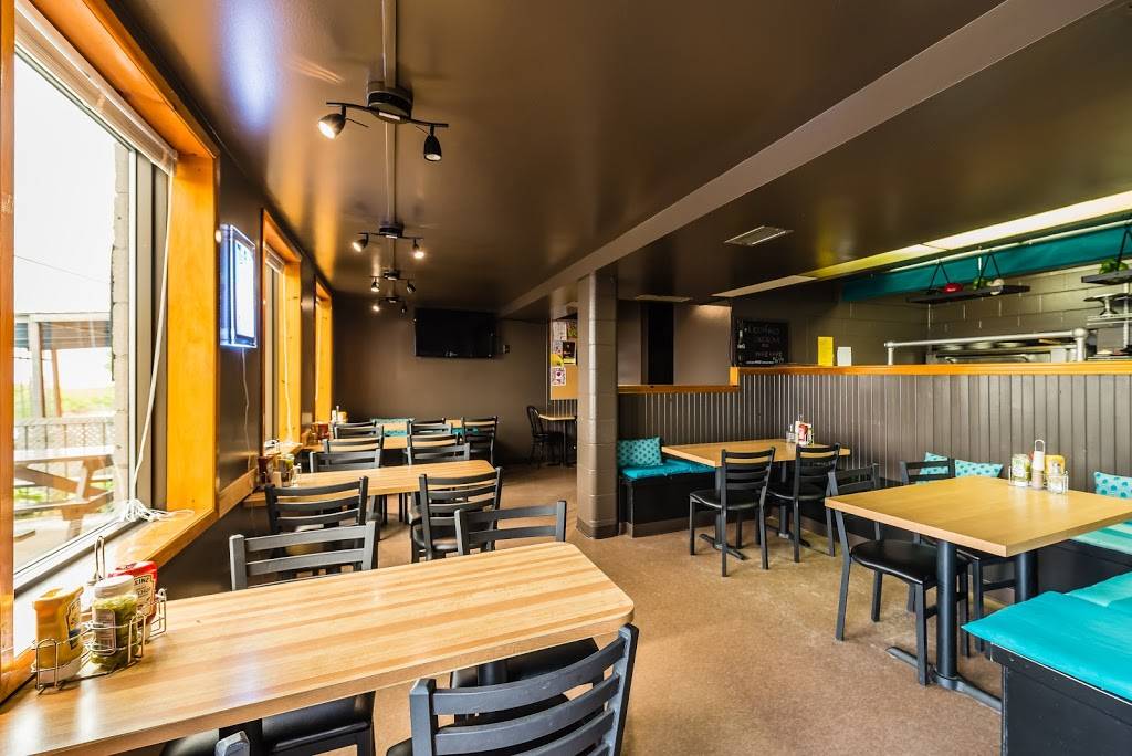 Solas Grill | restaurant | 107 Lakeshore Blvd N, Sauble Beach, ON N0H 2G0, Canada | 5194221524 OR +1 519-422-1524