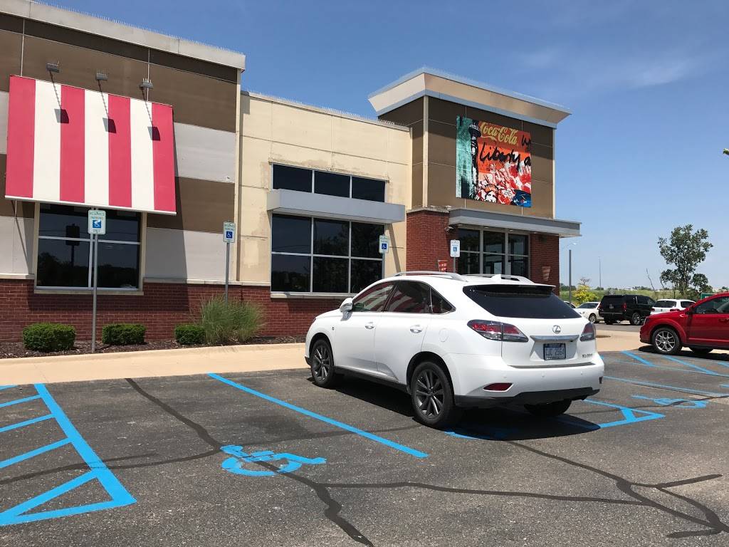 TGI Fridays | restaurant | 6800 Whitmore Lake Rd, Brighton, MI 48116, USA | 8108440541 OR +1 810-844-0541