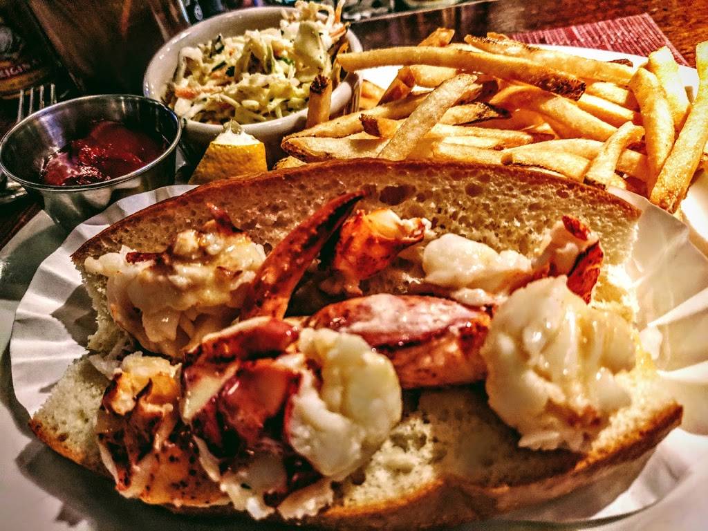 Maxs Oyster Bar | restaurant | 964 Farmington Ave, West Hartford, CT 06107, USA | 8602366299 OR +1 860-236-6299