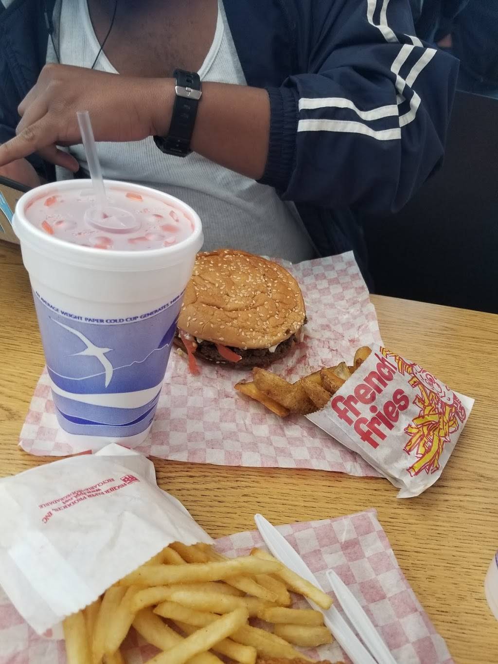 Big Dans | restaurant | 5925 Massachusetts Ave, Indianapolis, IN 46218, USA | 3175472254 OR +1 317-547-2254