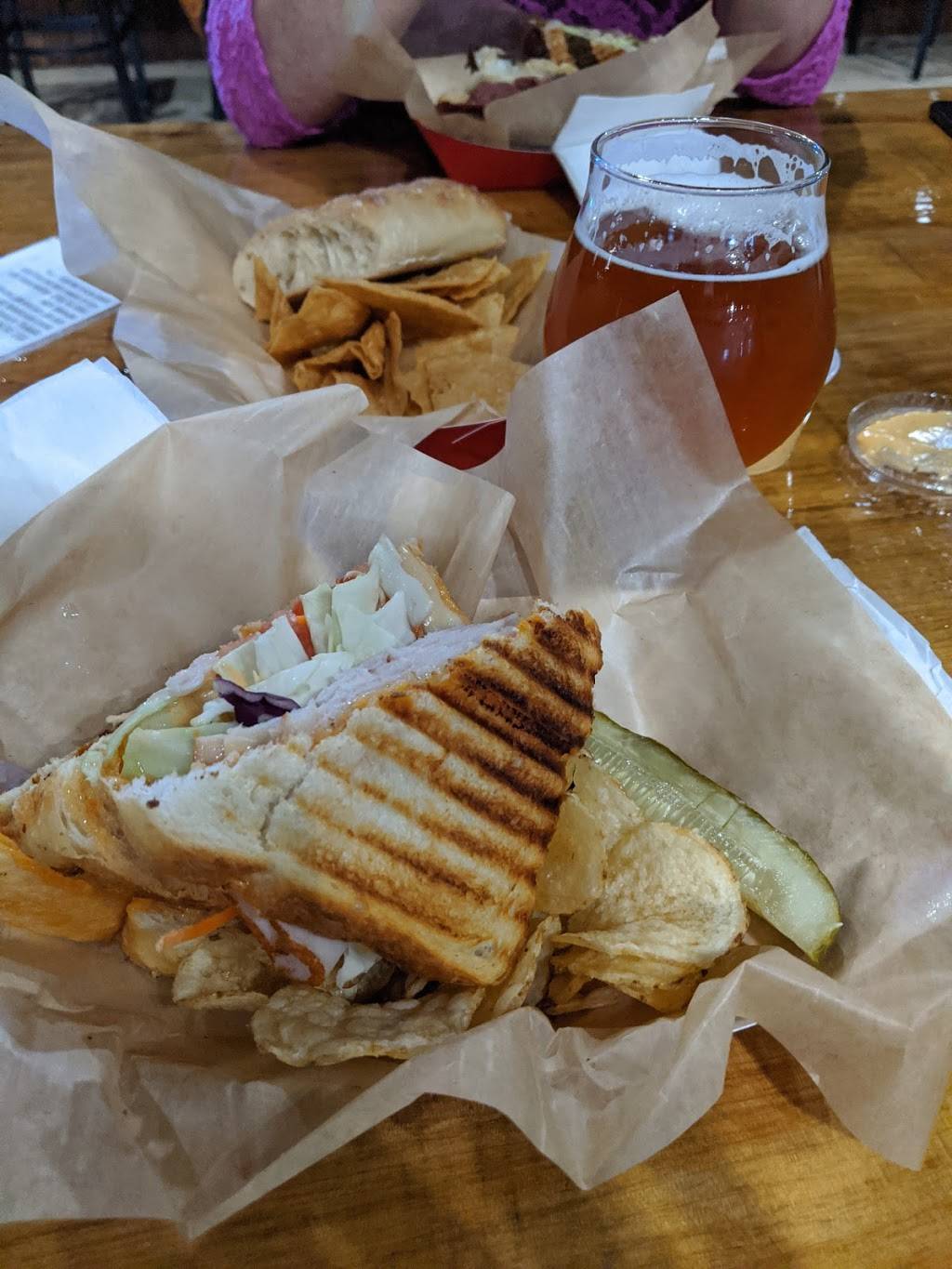 North Grove Brewers | restaurant | 8735 Water St, Montague, MI 49437, USA | 2318940144 OR +1 231-894-0144