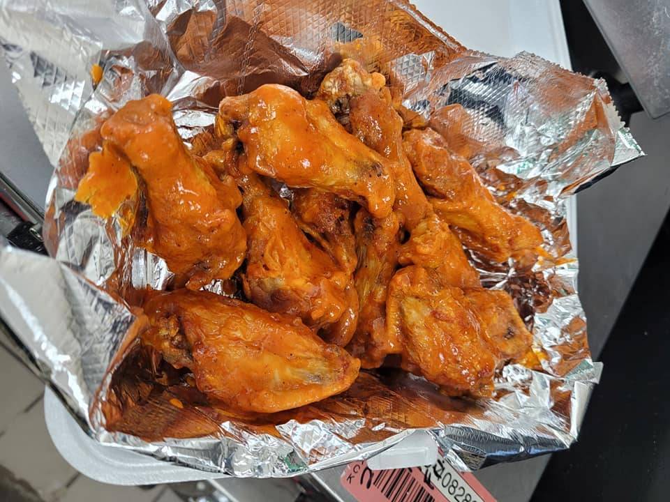 Pizza Crew | restaurant | 807 IL-16, Jerseyville, IL 62052, USA | 6186397777 OR +1 618-639-7777