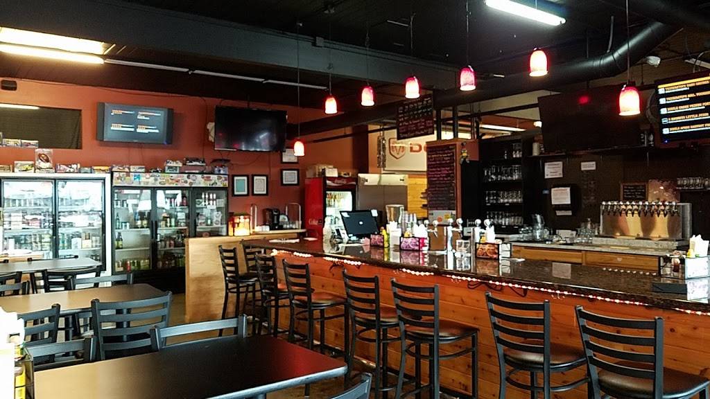 Pit Stop Taproom & Pub | restaurant | 216 SW 153rd St, Burien, WA 98166, USA | 2064208412 OR +1 206-420-8412
