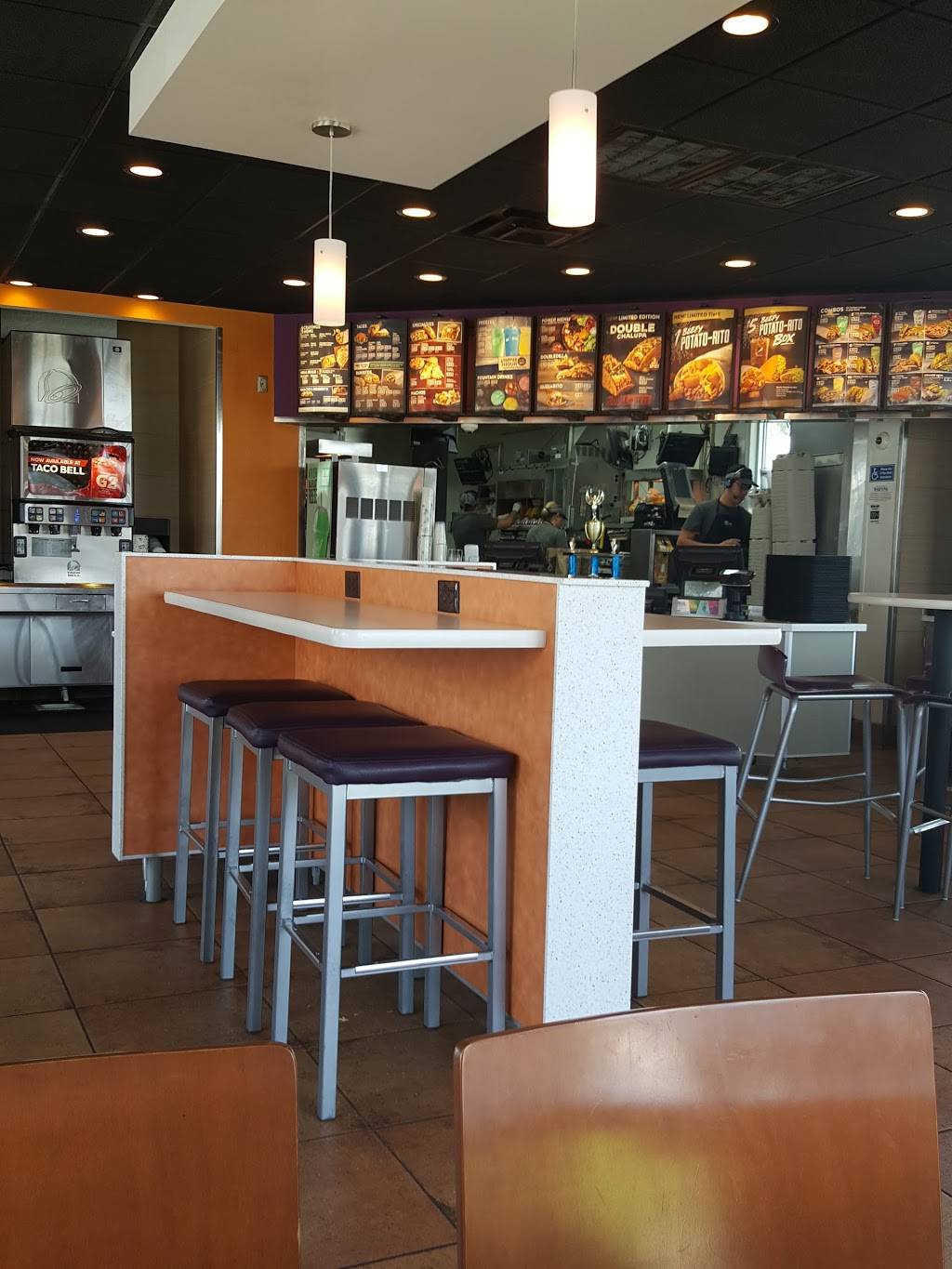 Taco Bell | meal takeaway | 3300 Panama Ln, Bakersfield, CA 93313, USA | 6618370360 OR +1 661-837-0360
