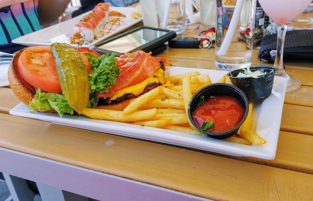 The Beach Bar Newport Pier | restaurant | 16501 Collins Ave, Sunny Isles Beach, FL 33160, USA | 3059571110 OR +1 305-957-1110