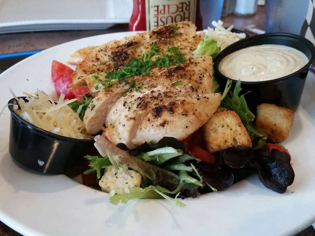 Mount Dora Brewing | restaurant | 405 S Highland St, Mt Dora, FL 32757, USA | 3527351111 OR +1 352-735-1111