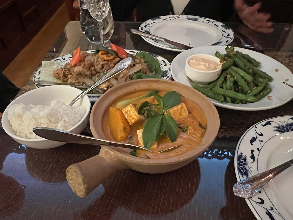 Bungalow on Rose Coastal Thai Restaurant & Bar | restaurant | 254 Rose St, Danville, CA 94526, USA | 9257254349 OR +1 925-725-4349