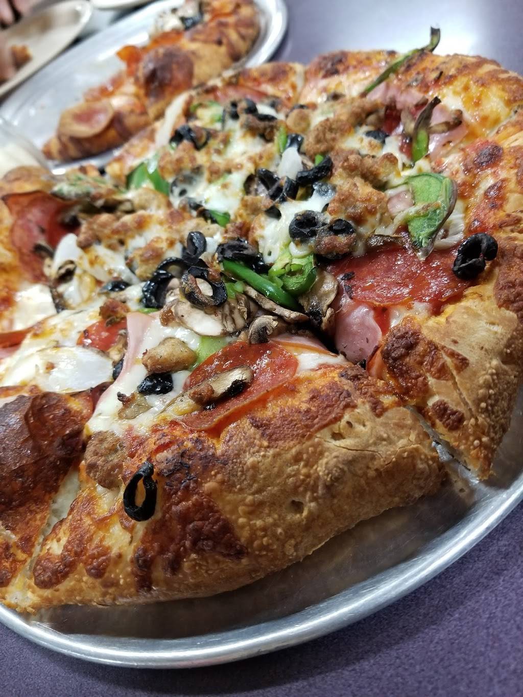 Giavannis Pizza | restaurant | 1108 E Clark Ave, Santa Maria, CA 93455, USA | 8059348555 OR +1 805-934-8555