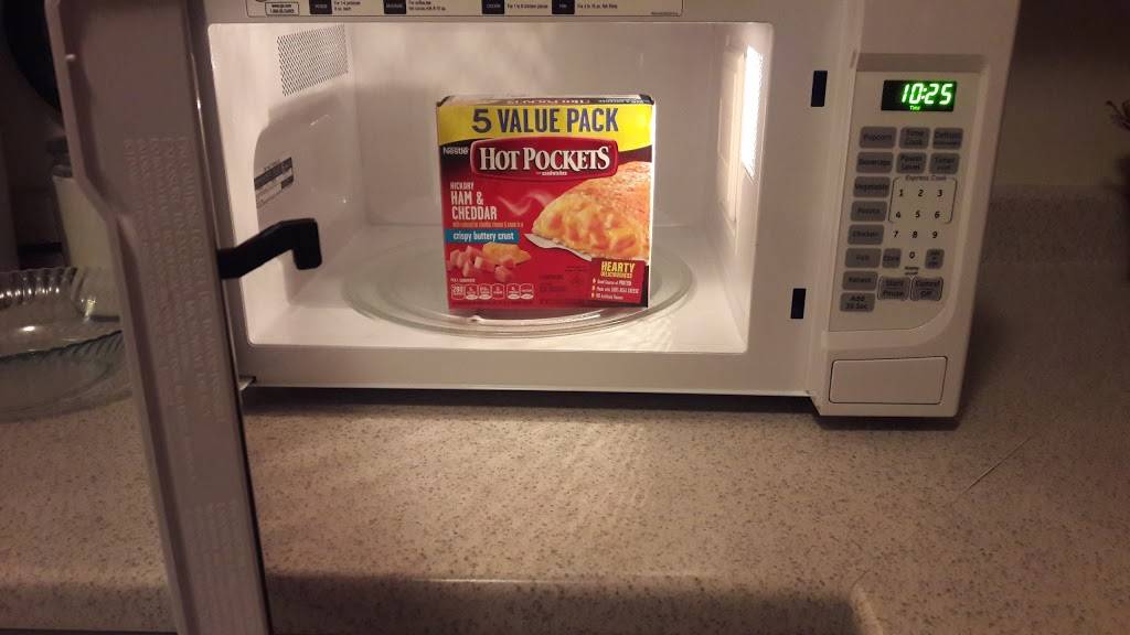 Brothers Pizza | restaurant | 653 Grattan St, Chicopee, MA 01020, USA | 4135328452 OR +1 413-532-8452