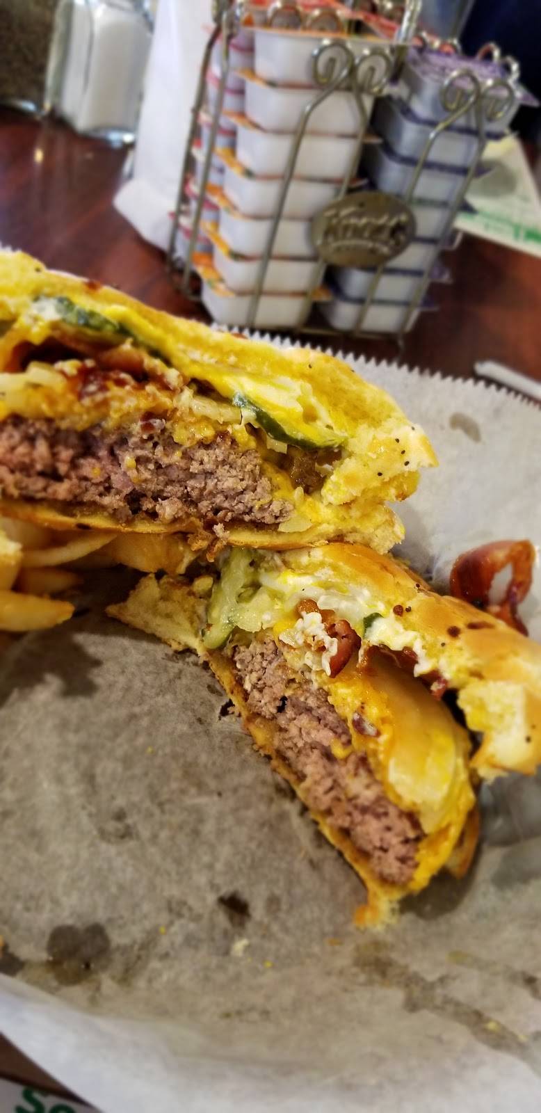 Napoleon Cafe | restaurant | 6816 W Brooklyn Rd, Napoleon, MI 49261, USA | 5175364244 OR +1 517-536-4244