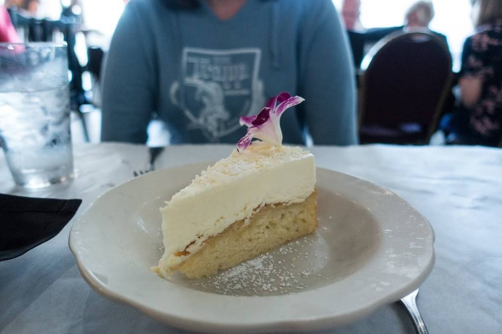 Catullo’s Italian | restaurant | 1650-2 San Pablo Rd S, Jacksonville, FL 32224, USA | 9042401252 OR +1 904-240-1252