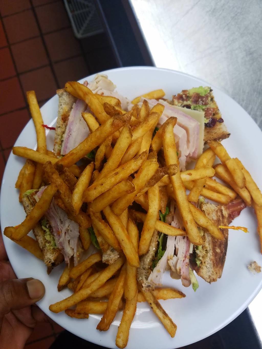 Dennys | restaurant | 1681 Home Ave, Akron, OH 44310, USA | 2347066743 OR +1 234-706-6743