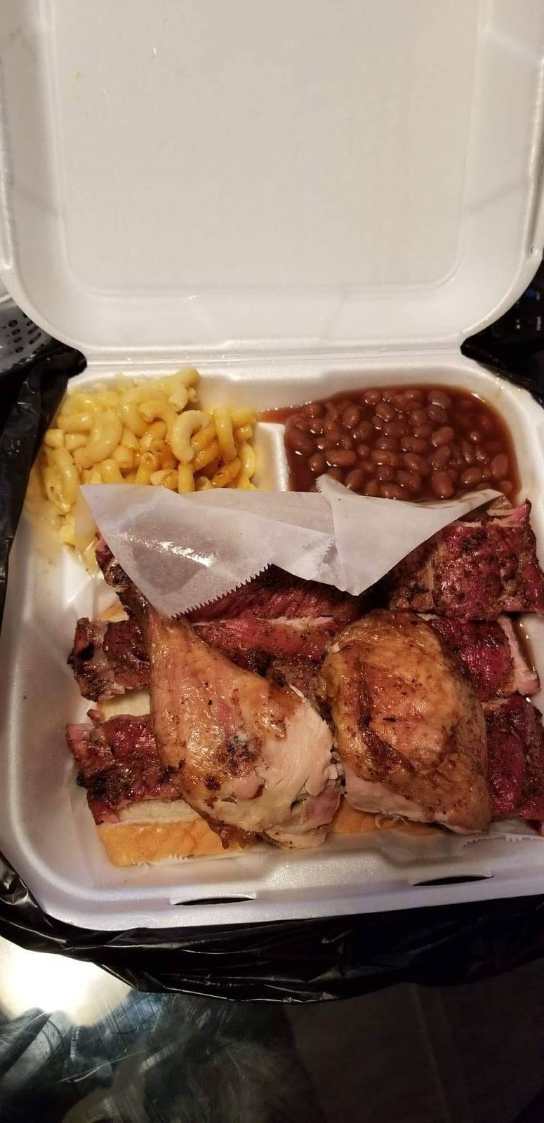 Bobs Famous BBQ | restaurant | 5013 Soutel Dr, Jacksonville, FL 32208, USA | 9045516455 OR +1 904-551-6455