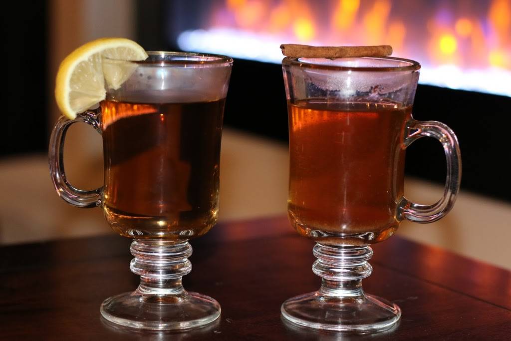 Vinifera Wine and Whiskey Bar | restaurant | 3236 State Rd Suite A, Cuyahoga Falls, OH 44223, USA | 2345710233 OR +1 234-571-0233