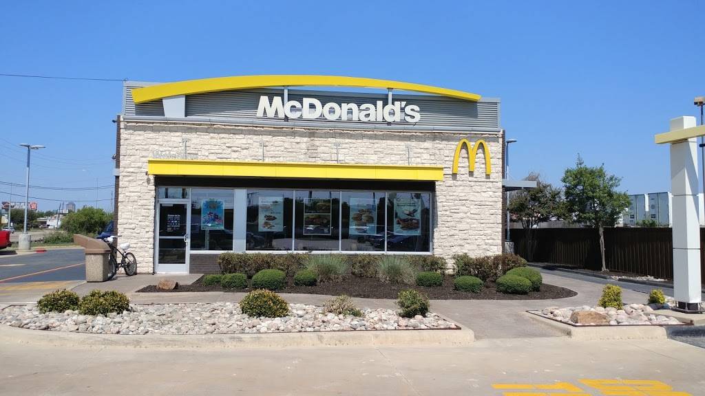 McDonalds | cafe | 2197 W Northwest Hwy, Dallas, TX 75220, USA | 9725561398 OR +1 972-556-1398