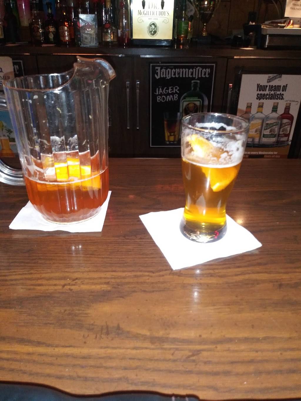 Dog House Saloon | restaurant | 1940 E Laketon Ave, Muskegon, MI 49442, USA | 2317773888 OR +1 231-777-3888