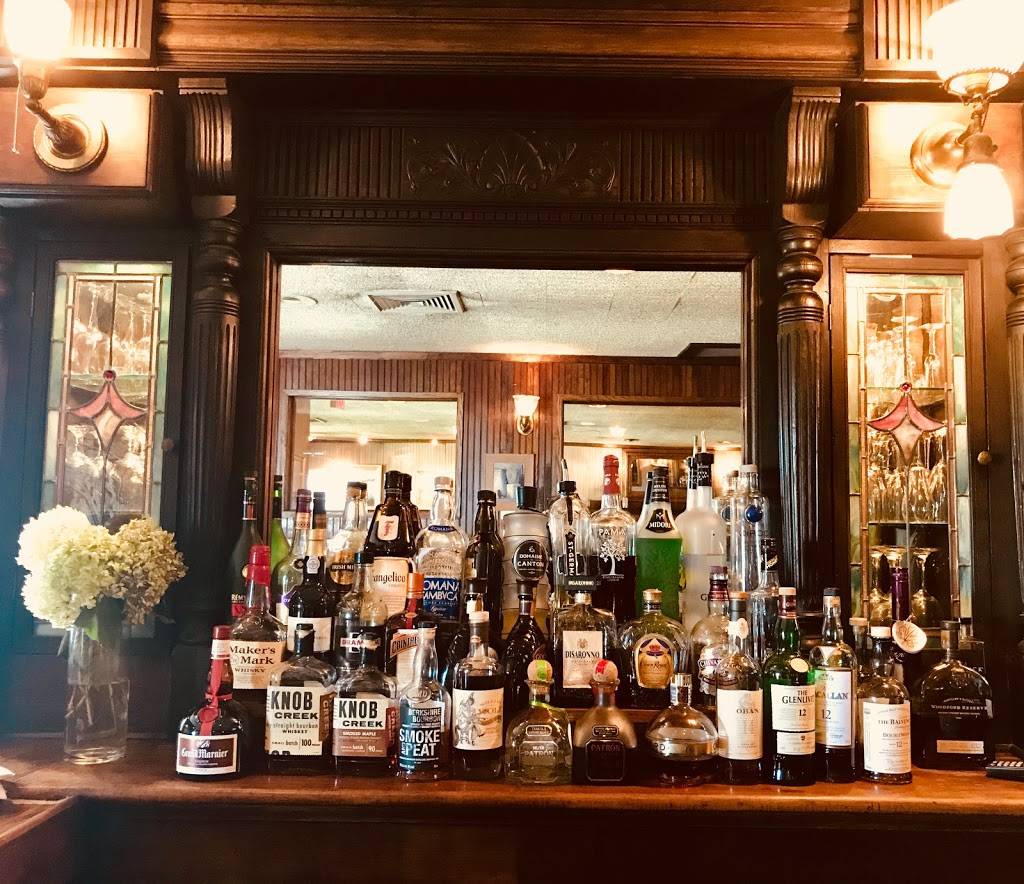 Friends & Company Restaurant | meal takeaway | 11 Boston Post Rd, Madison, CT 06443, USA | 2032450462 OR +1 203-245-0462