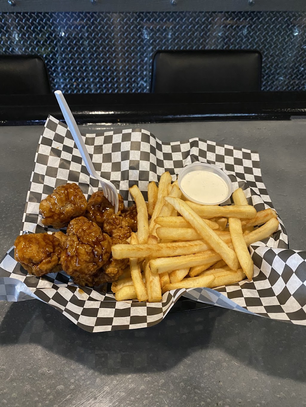 BR SPORTS BAR & GRILL | restaurant | 164 W Sauk Trail, South Chicago Heights, IL 60411, USA | 7089802496 OR +1 708-980-2496