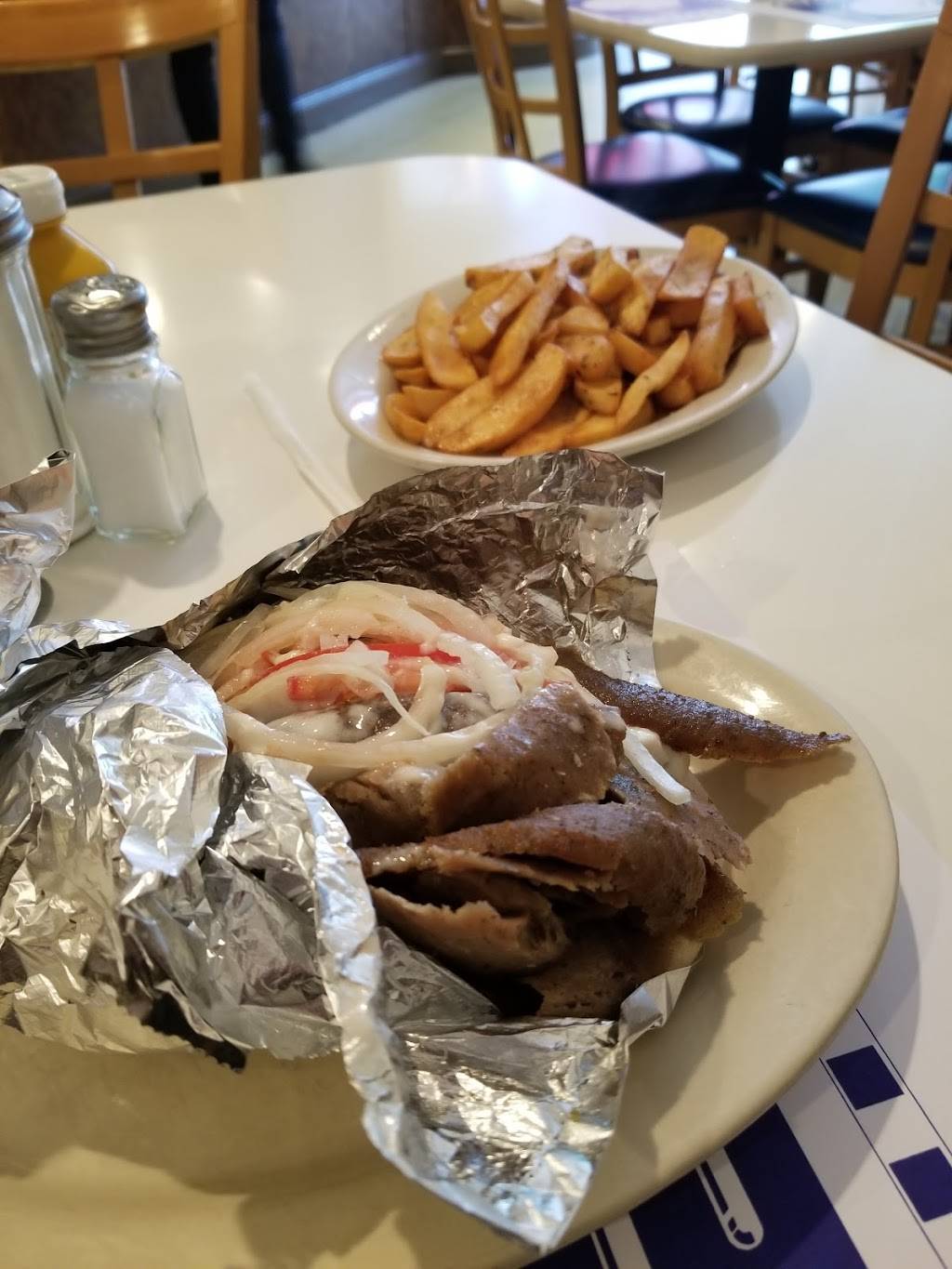 Cross-Rhodes Restaurant | restaurant | 913 Chicago Ave, Evanston, IL 60202, USA | 8474754475 OR +1 847-475-4475