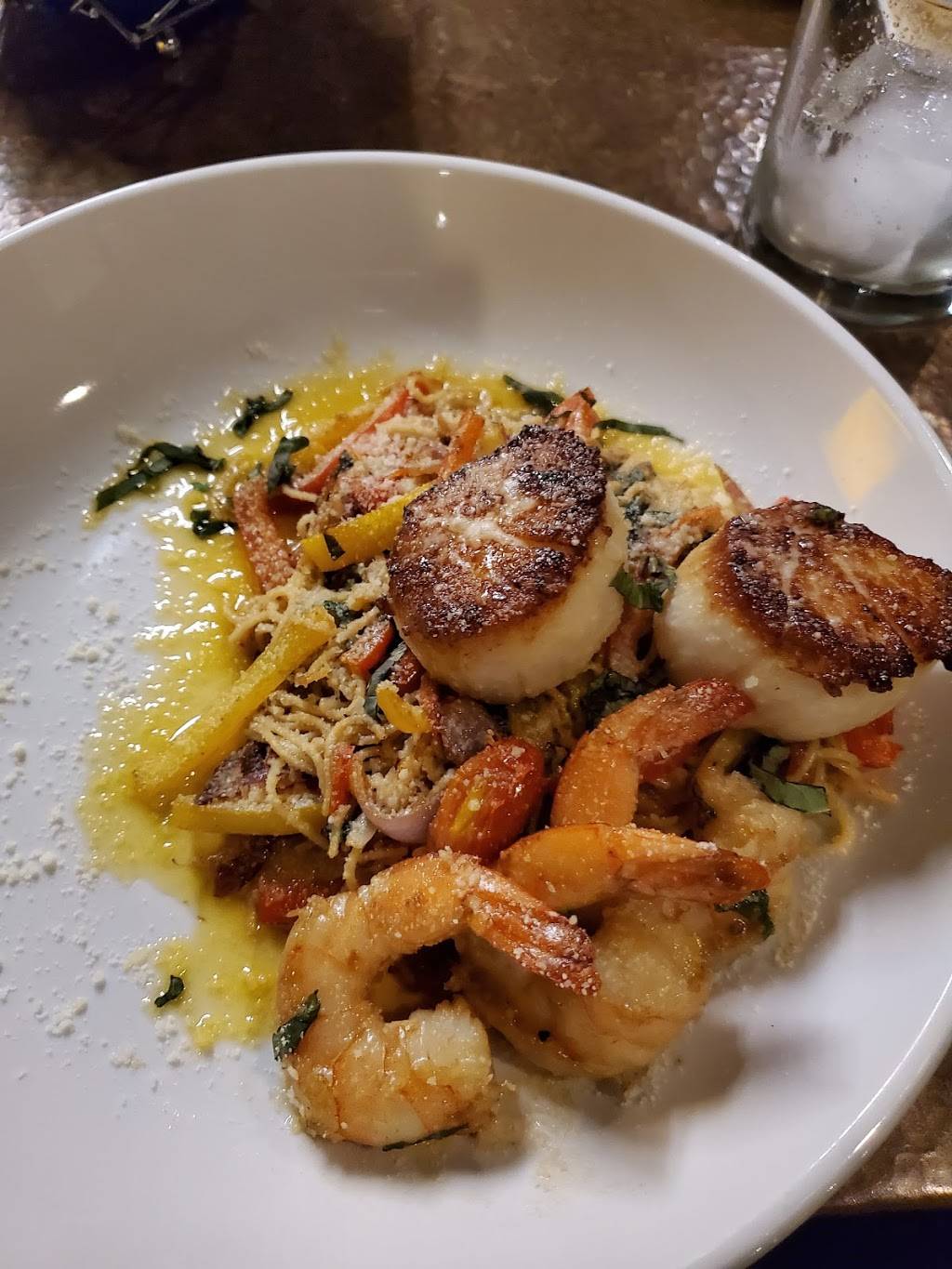 Hooked | restaurant | 5195 Main St, Williamsville, NY 14221, USA | 7164283957 OR +1 716-428-3957