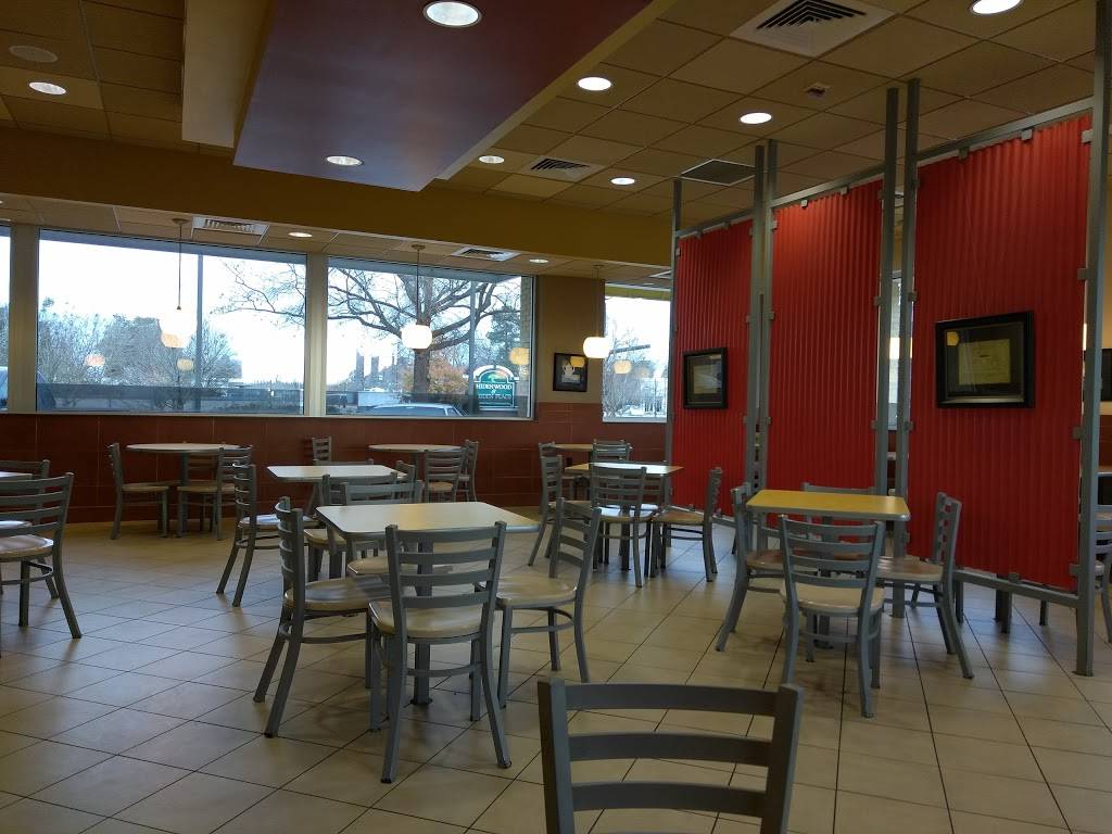 McDonalds | cafe | 12487 Warwick Blvd, Newport News, VA 23606, USA | 7575911808 OR +1 757-591-1808