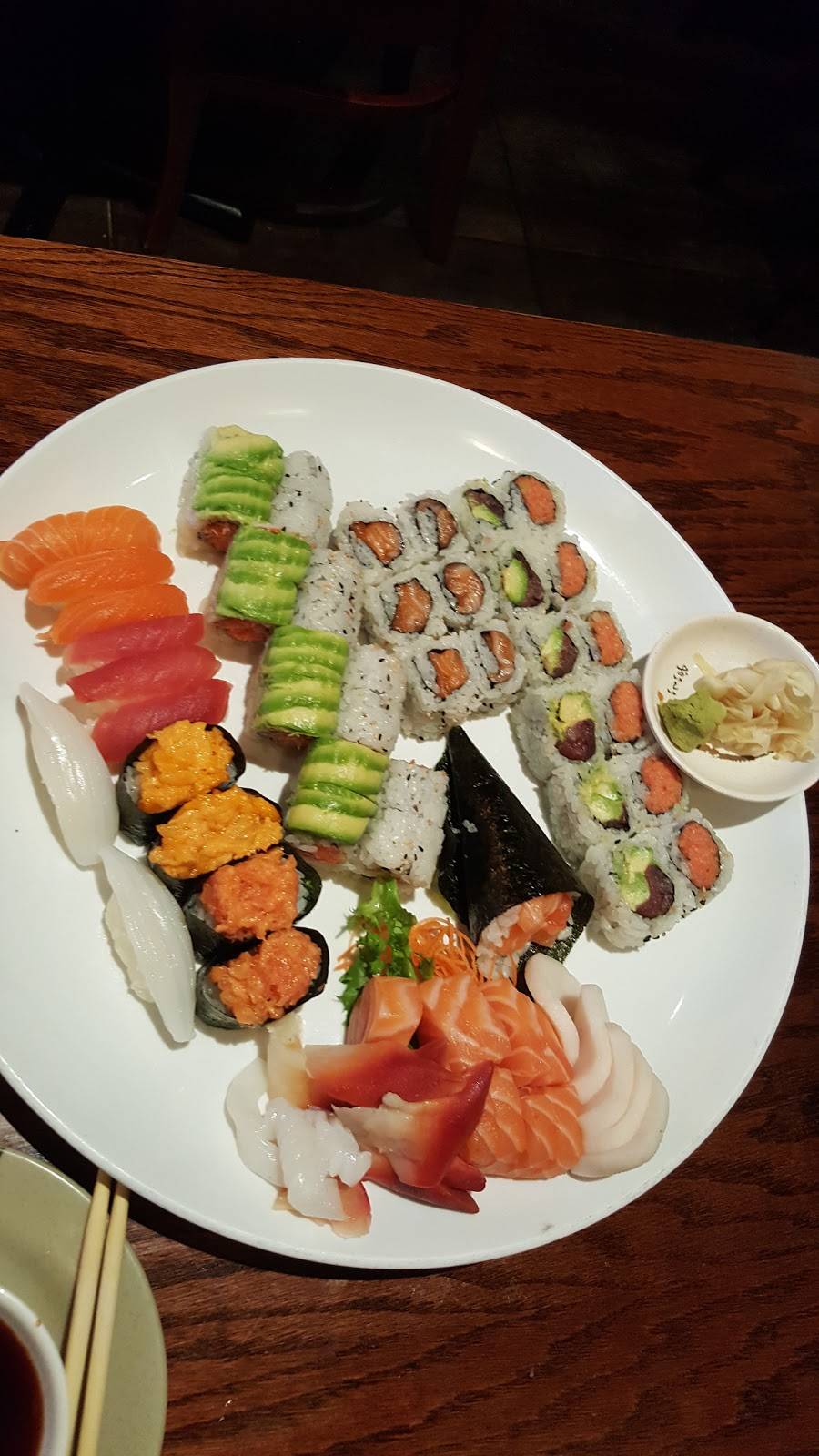 Sushi Village | restaurant | 700 90 Broadway, Westwood, NJ 07675, USA | 2016668800 OR +1 201-666-8800