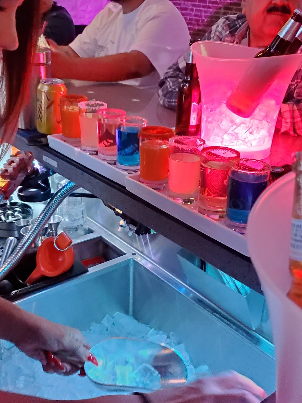 Uptown Downtown | restaurant | 210 S Riverside Ave, Rialto, CA 92376, USA | 9095664303 OR +1 909-566-4303