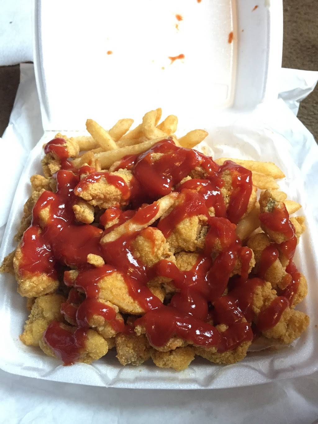 JJ Fish & Chicken | meal takeaway | 1400 E 47th St, Chicago, IL 60653, USA | 7739243000 OR +1 773-924-3000