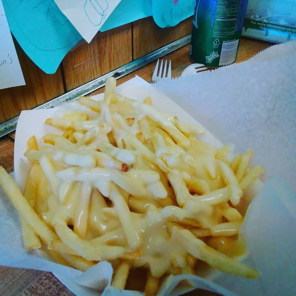 Bens Chili Dogs | meal takeaway | 158 Broadway, Newport, RI 02840, USA | 4018468206 OR +1 401-846-8206