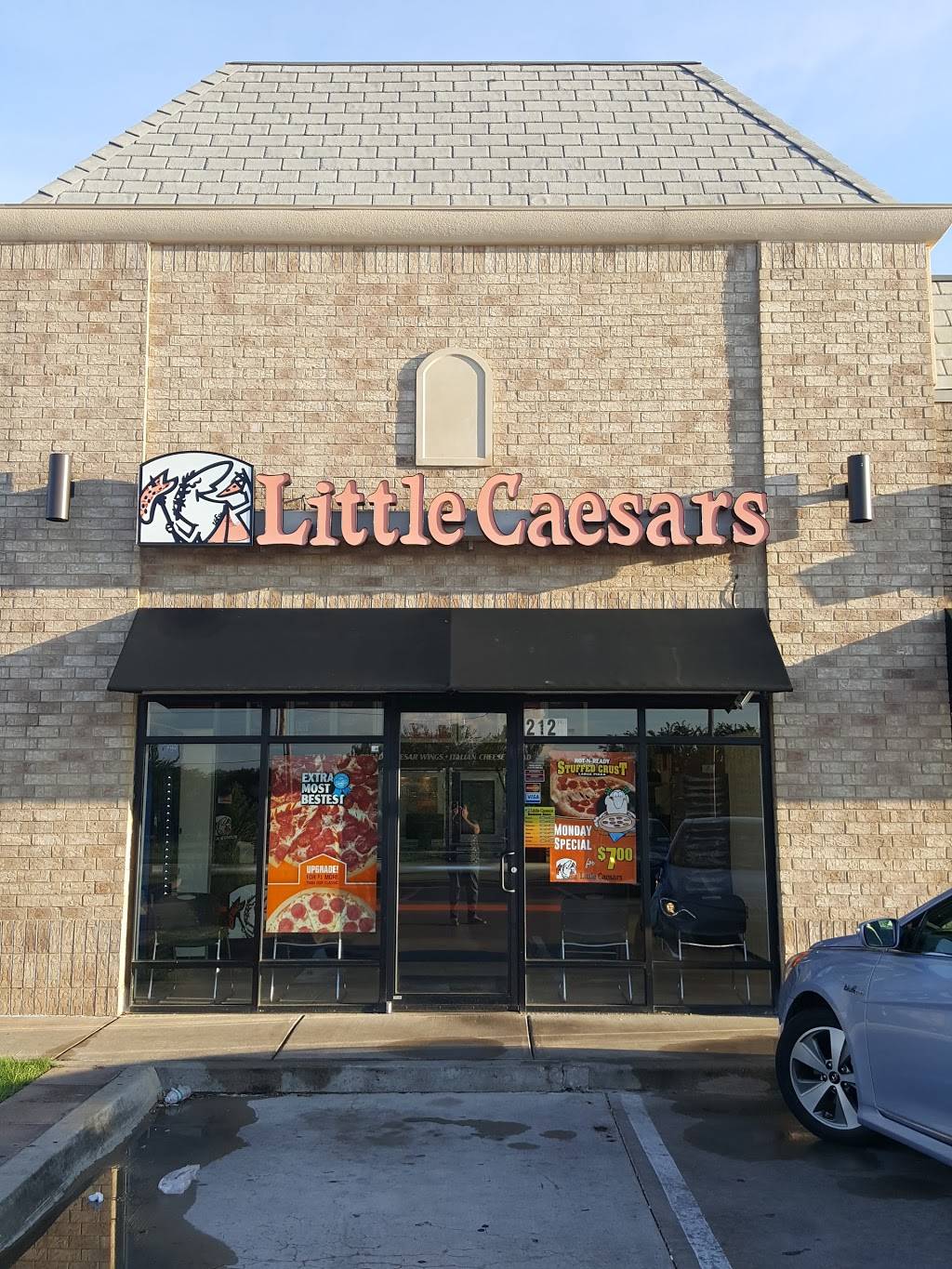 Little Caesars Pizza | meal takeaway | 2120 NW 164th St, Edmond, OK 73013, USA | 4053401583 OR +1 405-340-1583