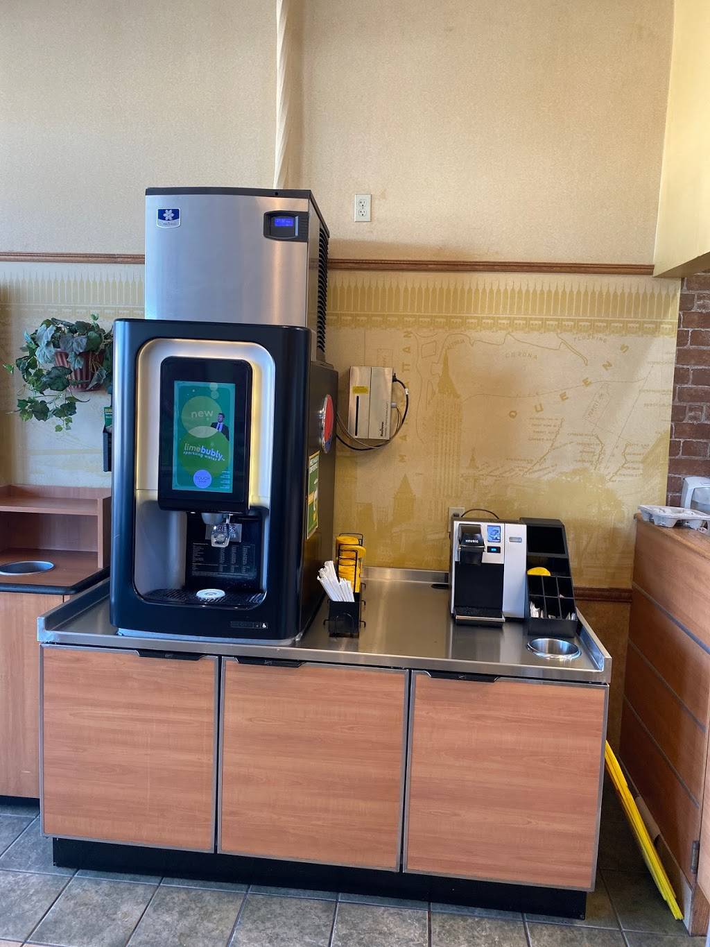 Subway | restaurant | 5602 Tenth Line W, Mississauga, ON L5M 7L9, Canada | 9052864789 OR +1 905-286-4789