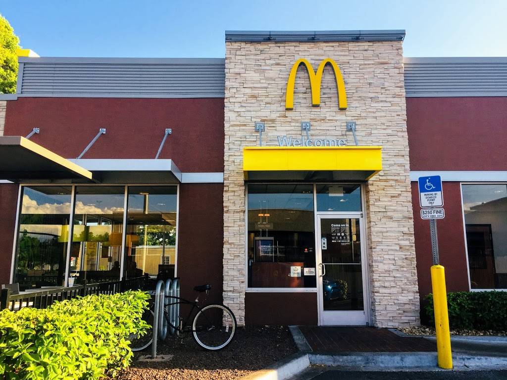 McDonalds | cafe | 112 S French Ave, Sanford, FL 32771, USA | 4073300706 OR +1 407-330-0706