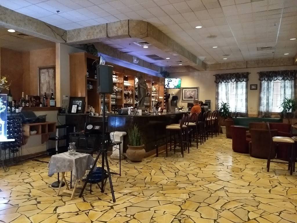 Pompeii Italian Grill | restaurant | 16109 Nacogdoches Rd, San Antonio, TX 78247, USA | 2109465518 OR +1 210-946-5518