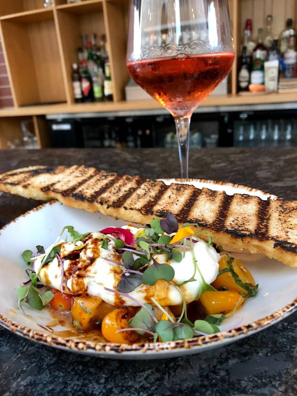 Monnie Burkes | restaurant | 1163 W 18th St, Chicago, IL 60608, USA | 3122432410 OR +1 312-243-2410