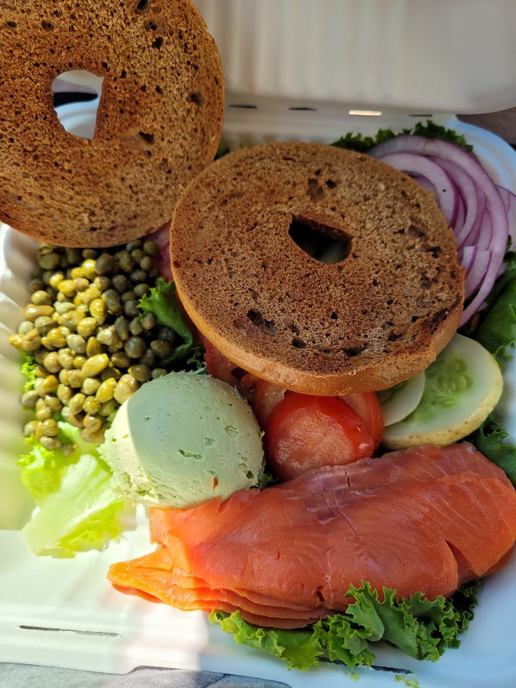 Green Salmon | cafe | 220 US-101, Yachats, OR 97498, USA | 5415473077 OR +1 541-547-3077