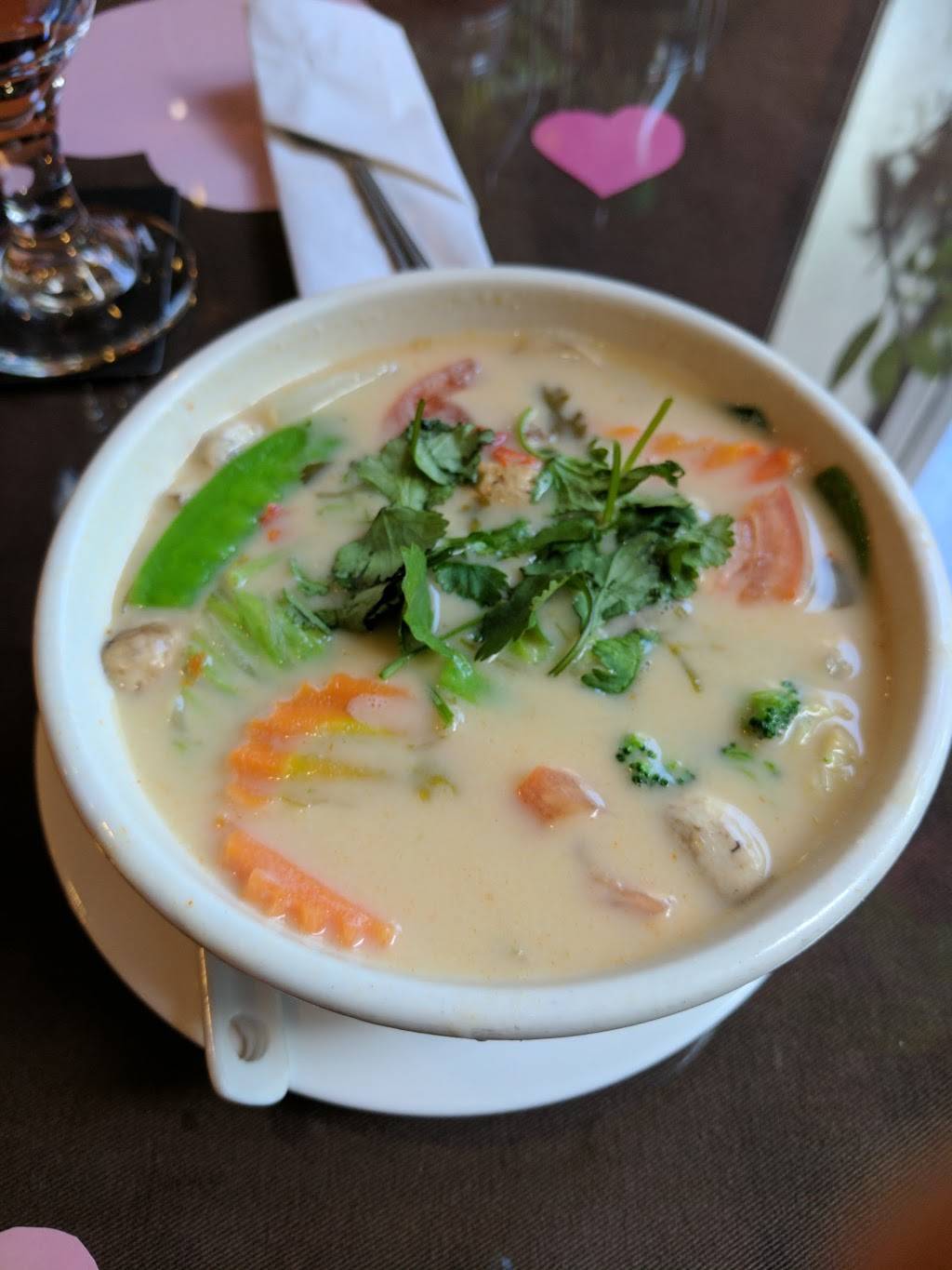 Miss Asia Cuisine | restaurant | 434 W Diversey Pkwy, Chicago, IL 60614, USA | 7732483999 OR +1 773-248-3999