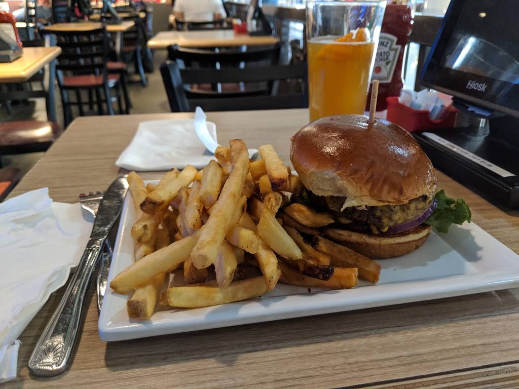 Chili’s Too Grill & Bar | restaurant | Metropolitan Gate, B2, Detroit, MI 48242, USA | 7349411406 OR +1 734-941-1406