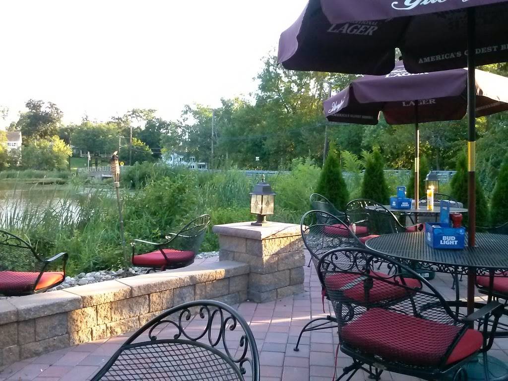 Happy Apple Inn | restaurant | 29 Imlaystown Rd, Cream Ridge, NJ 08514, USA | 6092597889 OR +1 609-259-7889