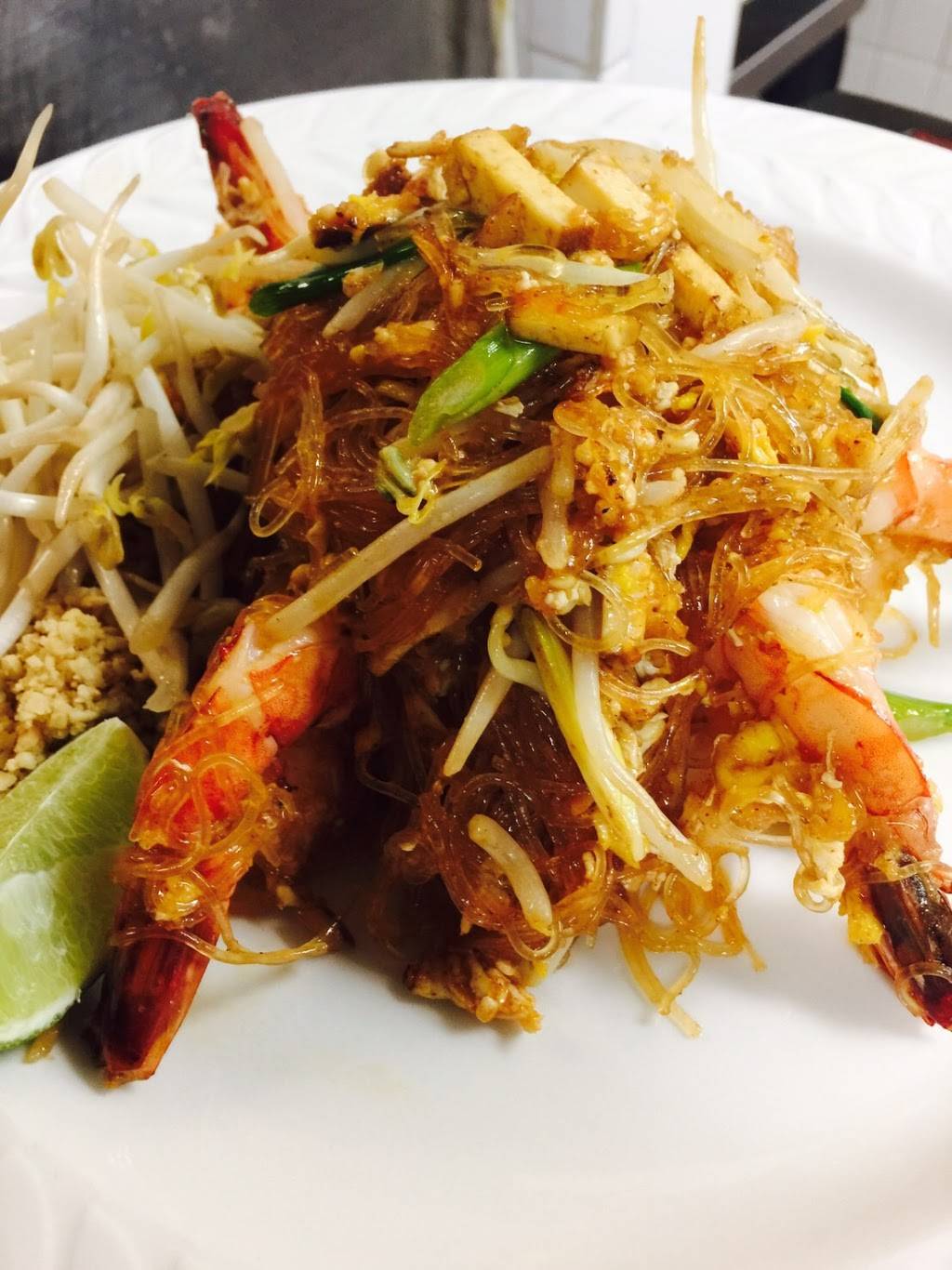 Hug Thai Cuisine | restaurant | 2618 Merrick Rd, Bellmore, NY 11710, USA | 5165907169 OR +1 516-590-7169